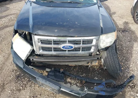 2010 Ford Escape Touring z USA, uszkodzony, nr VIN 1FMCU9D74AKB88875